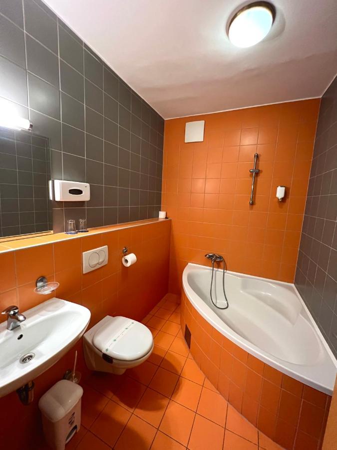 Hotel Jeruzalem Ljutomer Extérieur photo